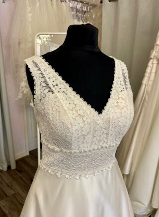 Ella Rosa | Wedding Dress | A Line | C455JL
