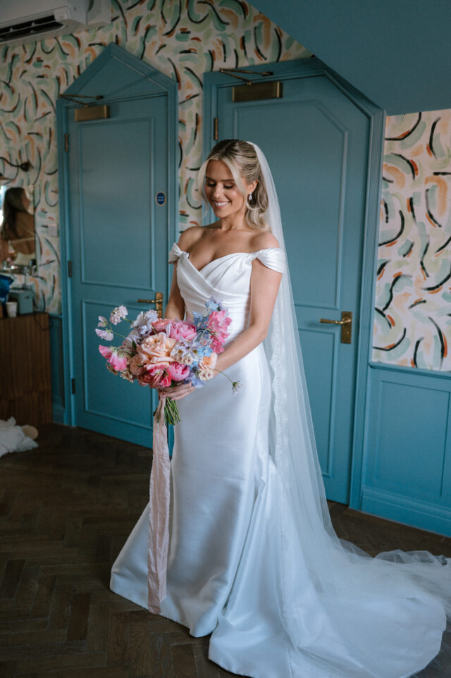 Suzanne Neville | Wedding Dress | Fit To Flare | C10435